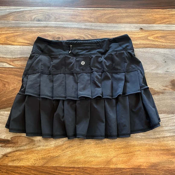 Lululemon skirt - Picture 1 of 5